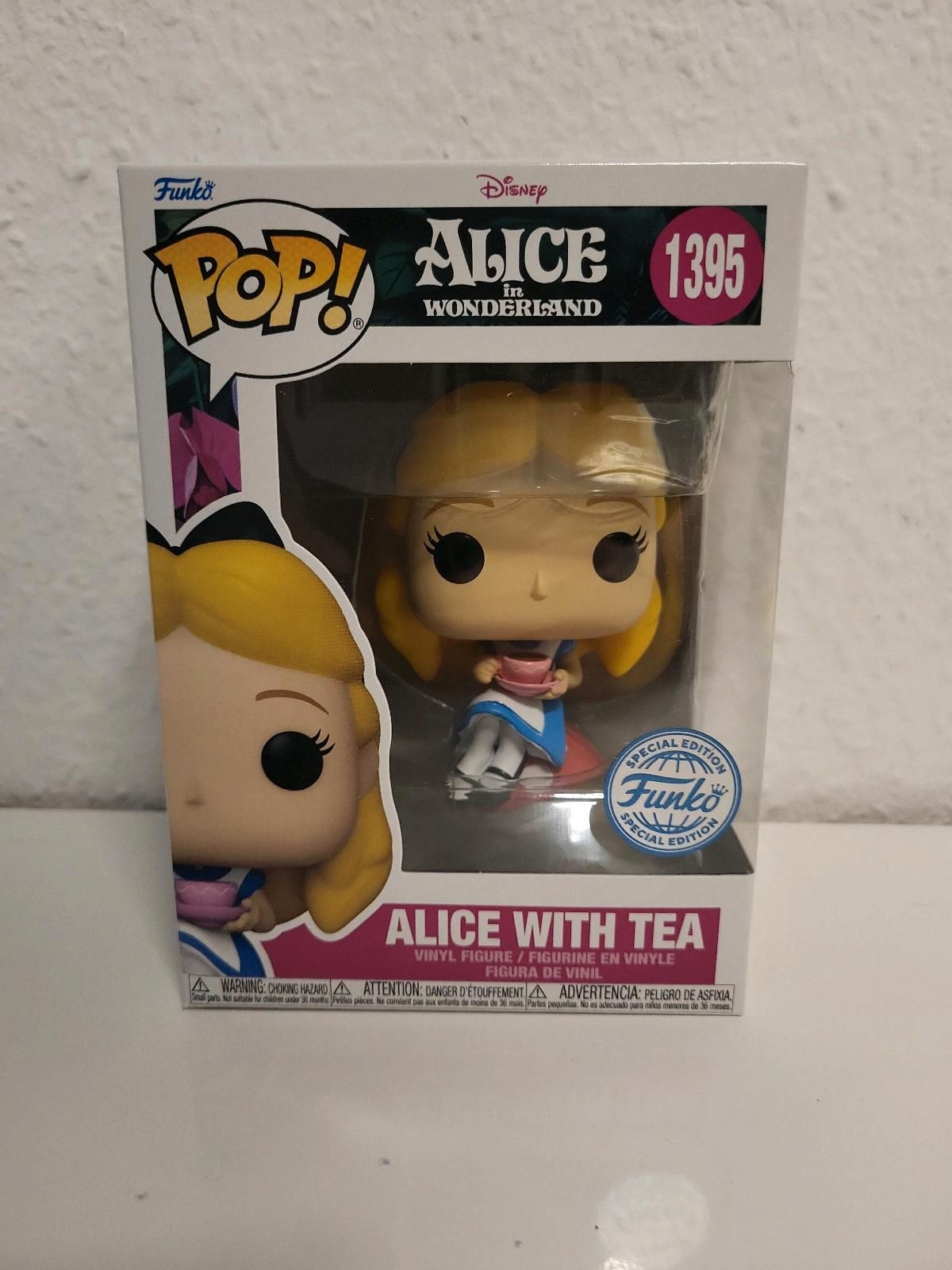Funko Pop! Alice in Wonderland - Alice with Tea 1395 Funko Special Edition + Pop Protector