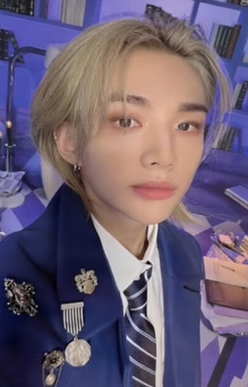 K-POP STRAY KIDS 4TH FANMEETING 'SKZ'S MAGIC SCHOOL' JYP SHOP REWARD HYUNJIN OFFICIAL PHOTOCARD