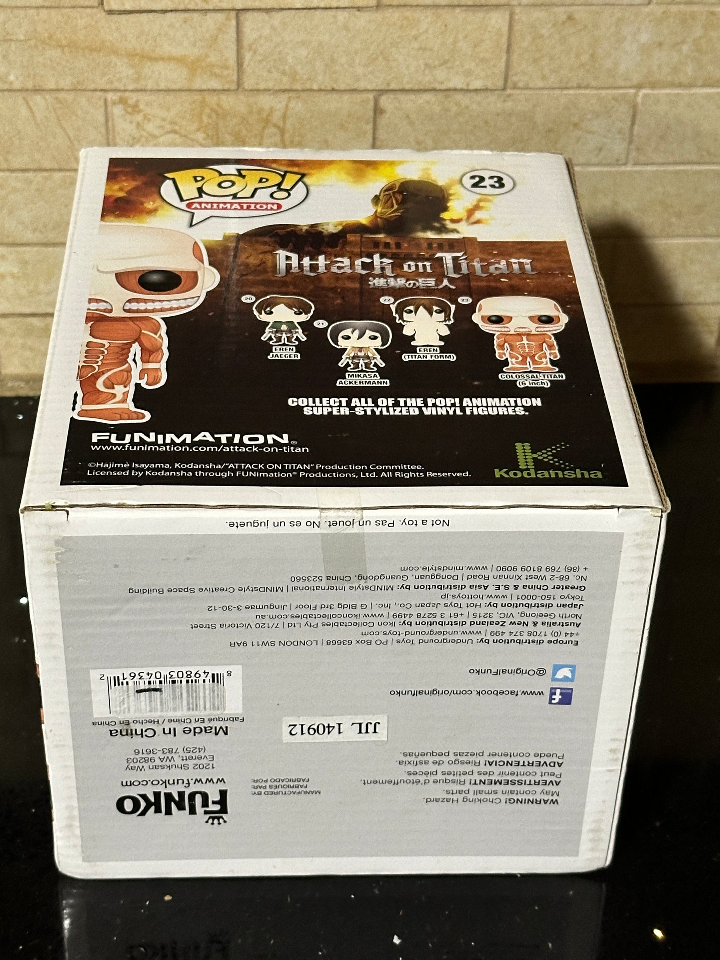 Attack on Titan Colossal Titan Hot Topic Pre - Release 6” Funko Pop 23 + Protector