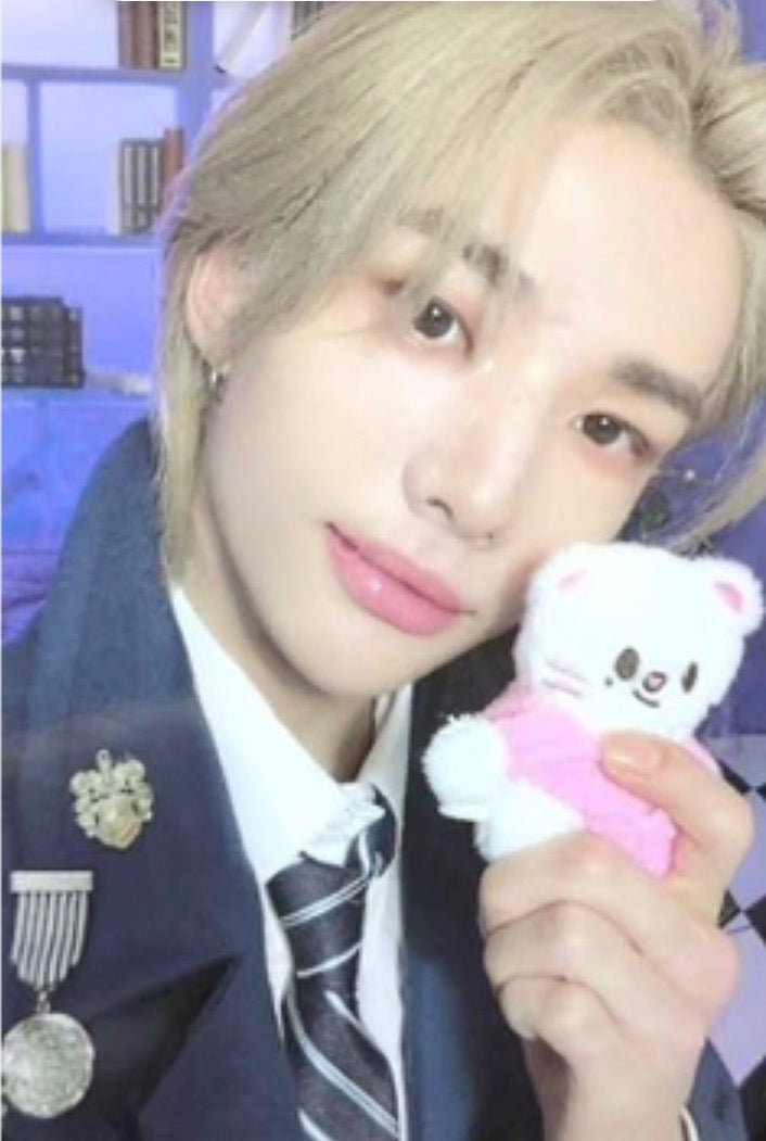 K-POP STRAY KIDS x SKZOO POP-UP & CAFE SKZOO'S MAGIC SCHOOL POP-UP STORE REWARD HYUNJIN OFFICIAL PHOTOCARD