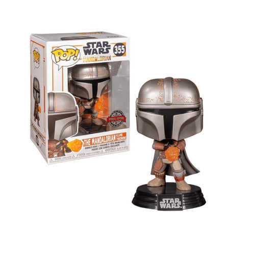 Funko Pop! Star Wars The Mandalorian - The Mandalorian Flame Throwing 355 Figure + Pop Protector
