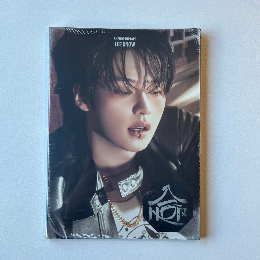 K-POP STRAY KIDS - SKZHOP HIPTAPE [合 (HOP)] (ACCORDION VER.) (8 VERSIONS)