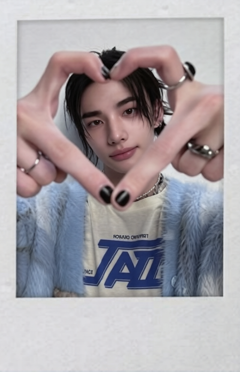 K-POP STRAY KIDS 5TH FANMEETING ‘SKZ 5’CLOCK’ TINCASE POLAROID SET HYUNJIN OFFICIAL PHOTOCARD