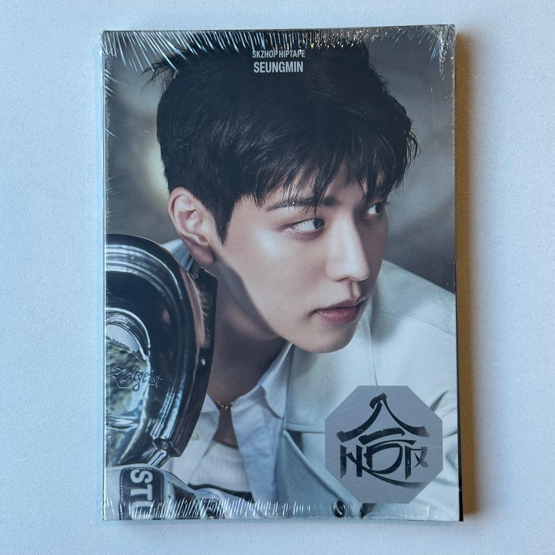K-POP STRAY KIDS - SKZHOP HIPTAPE [合 (HOP)] (ACCORDION VER.) (8 VERSIONS)