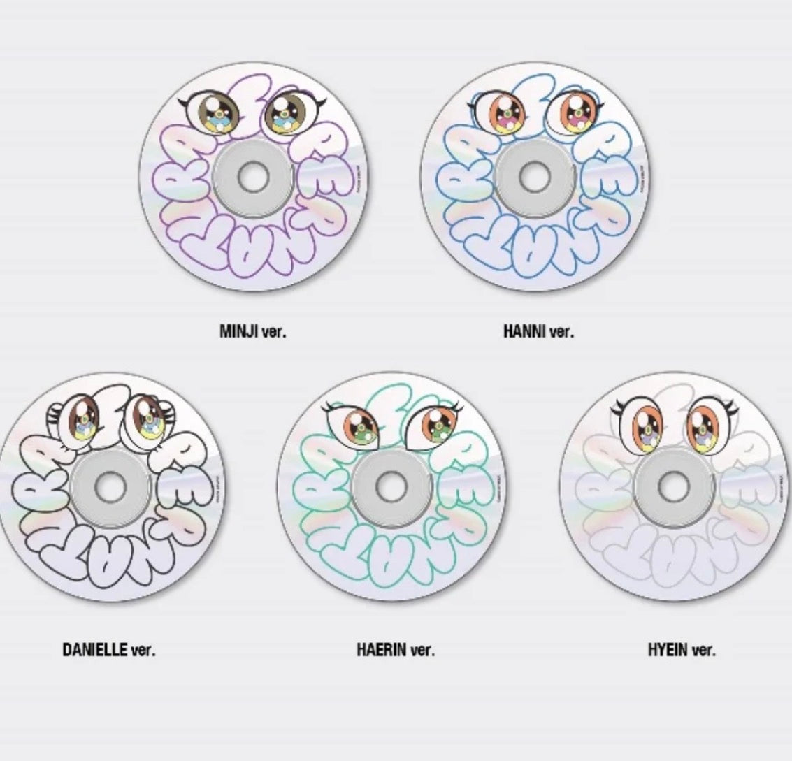 K-POP NEWJEANS - [SUPERNATURAL] NJ X MURAKAMI (CROSS BAG VER.) HYEIN (WHITE VERSION)