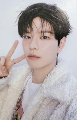 K-POP STRAY KIDS Stray Kids 5TH FANMEETING ‘SKZ 5’CLOCK’ REWARD
SEUNGMIN OFFICIAL PHOTOCARD